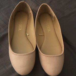 Nude flats